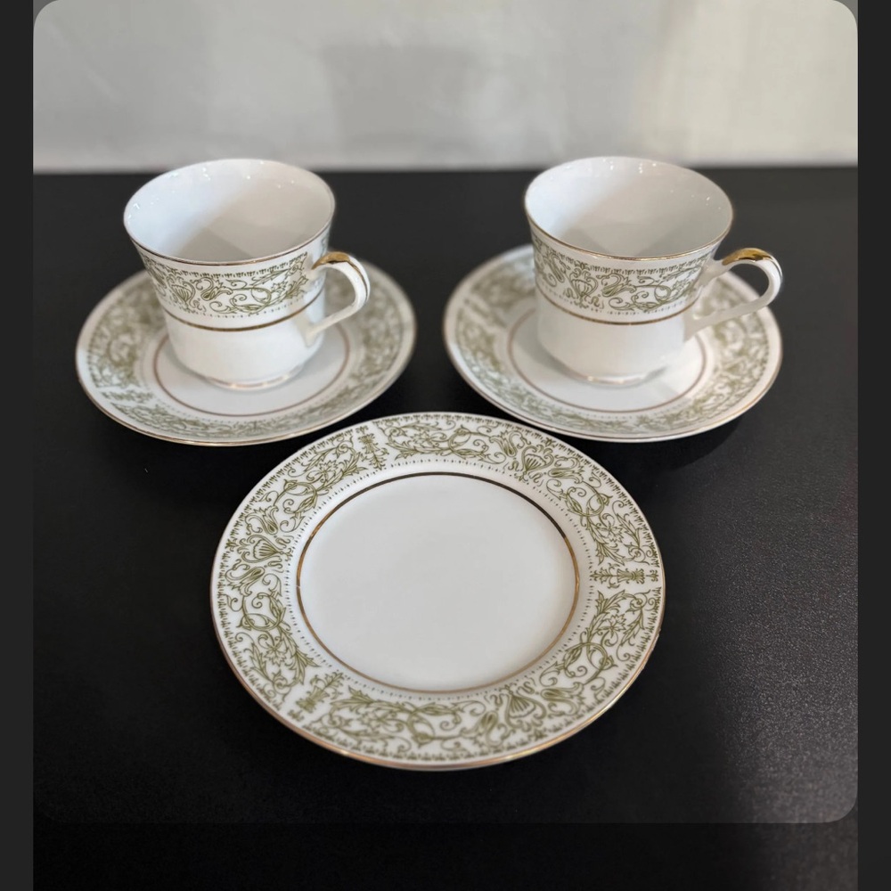 Fine China Elegant Green and White Tea Cup Set